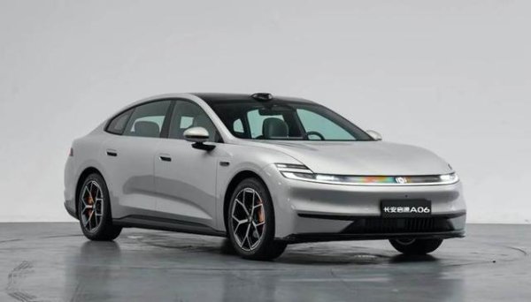 宏泰 15万级挑纯电家轿：长安启源A06与东风日产N7，谁更合适？